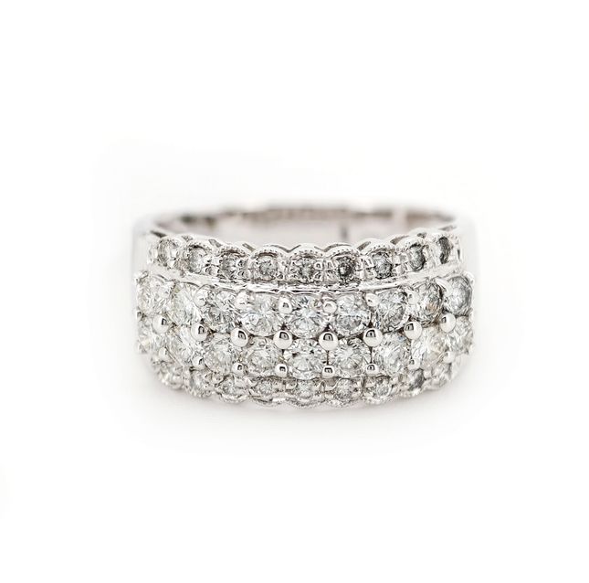 18K White Gold Round Brilliant Cut Ring – LR7185