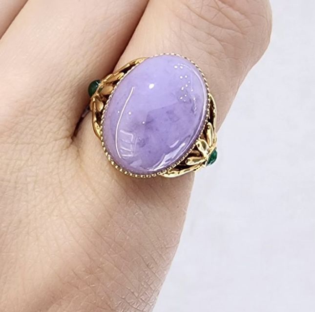 Yellow Gold Jadeite Ring of Radiant Glow – LR9855